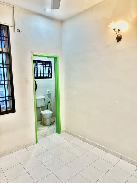 Rumah Teres 2 Tingkat untuk Disewa di Johor Bahru (Johor) - Mavis Hew - Bathroom - PropertyGuru.com.my