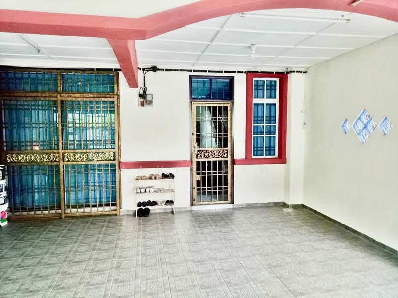 Rumah Teres 2 Tingkat untuk Disewa di Johor Bahru (Johor) - Mavis Hew - Entrance - PropertyGuru.com.my
