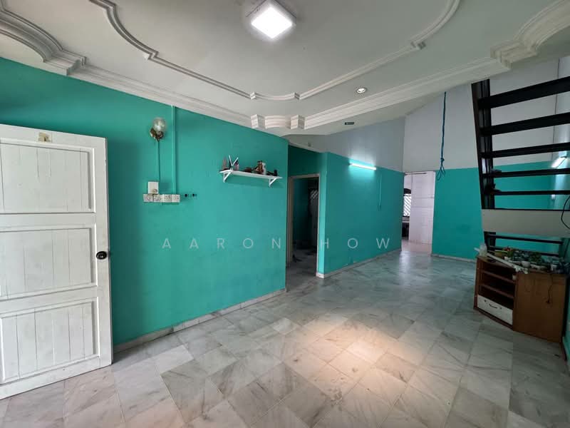1-storey Terraced House for Sale in Taman Daya (Johor Bahru) - Aaron How - Living Room - PropertyGuru.com.my