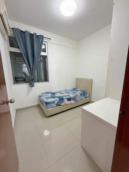 Servis Apartment untuk Dijual di Larkin Heights - Edward Siow - Bedroom - PropertyGuru.com.my