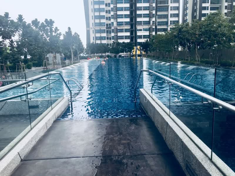 Kondominium untuk Dijual di Lakeville Residence - Rashidah Juremi - Pool - PropertyGuru.com.my