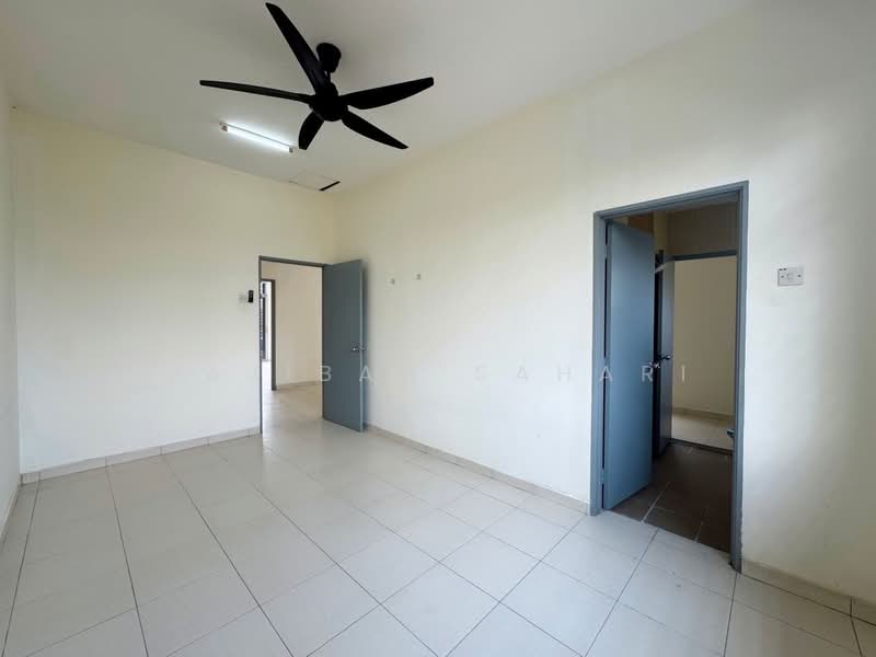 Semi-Detached House for Sale in Bandar Saujana Putra (Tanjong Duabelas) - Najibah Sahari - PropertyGuru.com.my