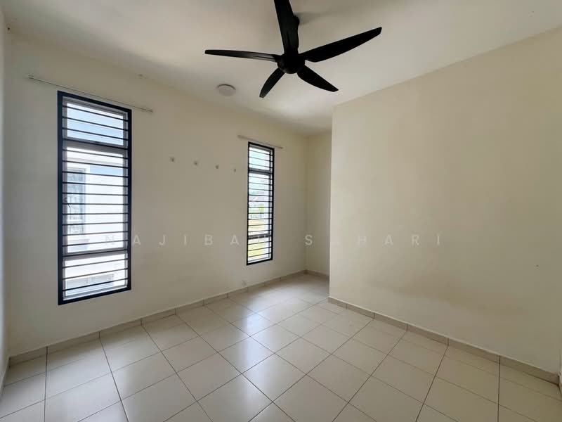 Semi-Detached House for Sale in Bandar Saujana Putra (Tanjong Duabelas) - Najibah Sahari - PropertyGuru.com.my