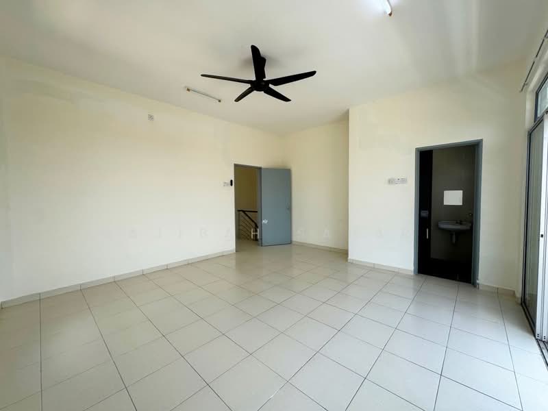 Semi-Detached House for Sale in Bandar Saujana Putra (Tanjong Duabelas) - Najibah Sahari - PropertyGuru.com.my