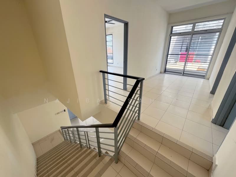 Semi-Detached House for Sale in Bandar Saujana Putra (Tanjong Duabelas) - Najibah Sahari - PropertyGuru.com.my