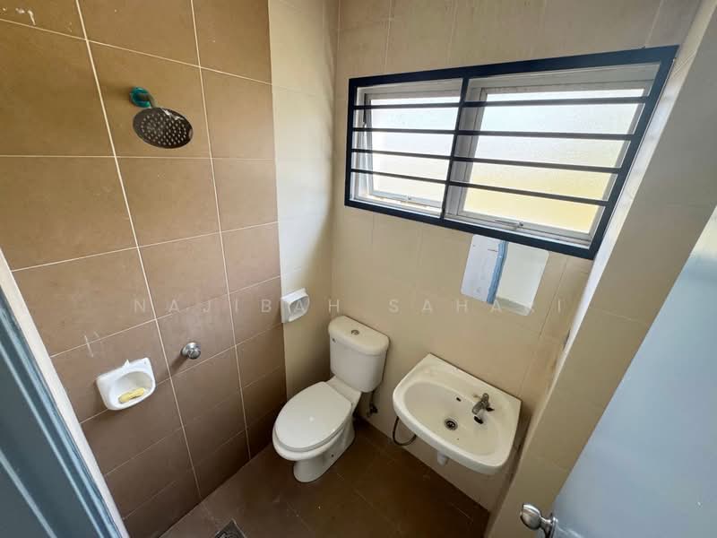 Semi-Detached House for Sale in Bandar Saujana Putra (Tanjong Duabelas) - Najibah Sahari - PropertyGuru.com.my