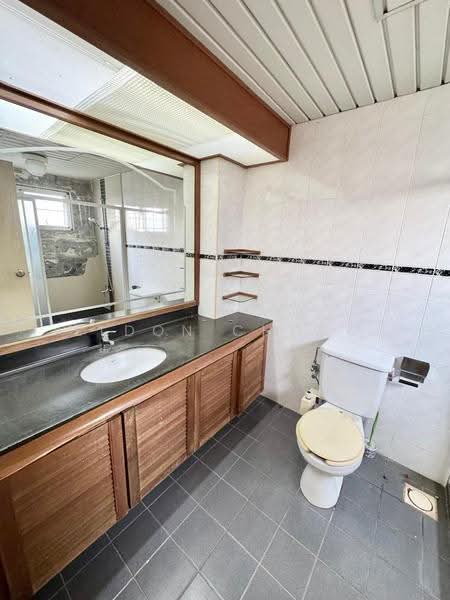 Kondominium untuk Dijual di Indera Subang - Eldon Chong - Bathroom - PropertyGuru.com.my