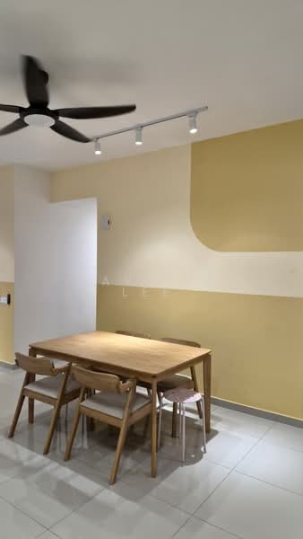Servis Apartment untuk Disewa di D'Clover Residences - Harriet Lee - Dining Room - PropertyGuru.com.my