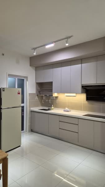 Servis Apartment untuk Disewa di D'Clover Residences - Harriet Lee - Kitchen - PropertyGuru.com.my