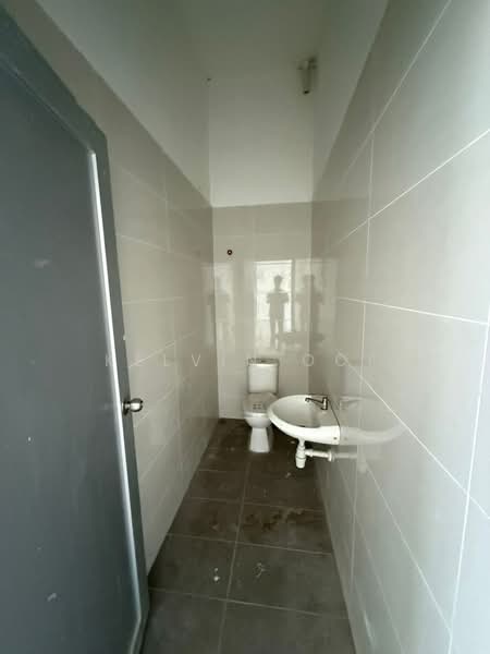 Kilang untuk Disewa di Batu Kawan (Penang) - Kelvin Ooi - Bathroom - PropertyGuru.com.my