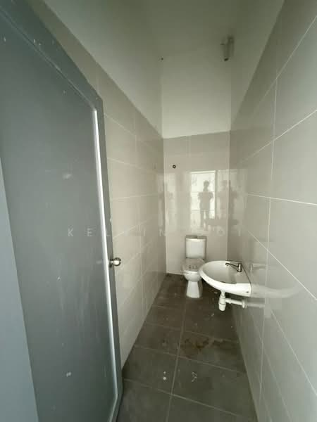 Kilang untuk Disewa di Batu Kawan (Penang) - Kelvin Ooi - Bathroom - PropertyGuru.com.my