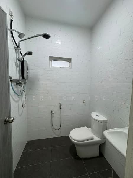 Semi-Detached House for Rent in Kajang (Selangor) - Derrick Hee - Bathroom - PropertyGuru.com.my