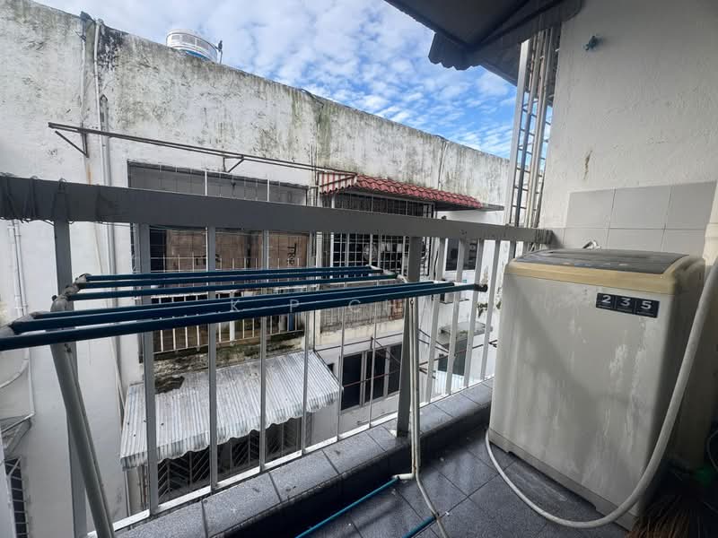 Apartment for Sale at Lily & Rose - K P Chan - PropertyGuru.com.my