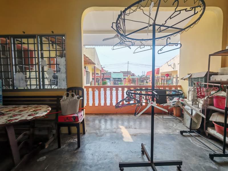 Semi-Detached House for Sale in Karak (Pahang) - Harry Chin - Balcony - PropertyGuru.com.my
