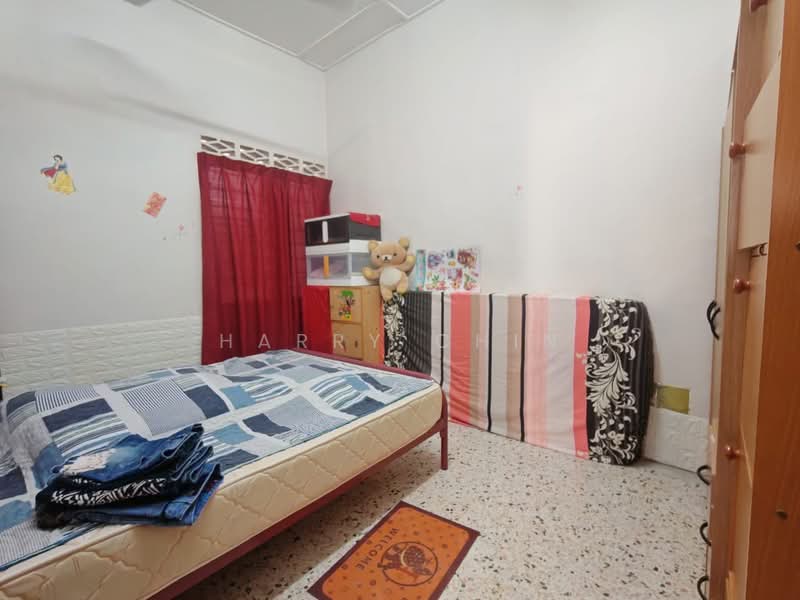 Semi-Detached House for Sale in Karak (Pahang) - Harry Chin - Bedroom - PropertyGuru.com.my