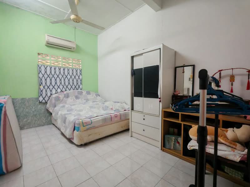 Semi-Detached House for Sale in Karak (Pahang) - Harry Chin - Bedroom - PropertyGuru.com.my