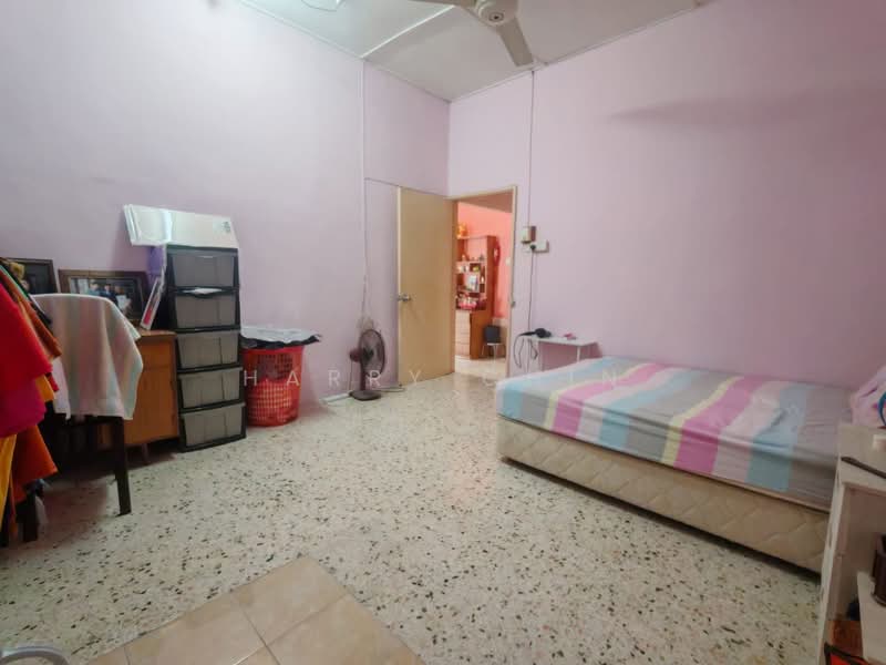 Semi-Detached House for Sale in Karak (Pahang) - Harry Chin - Bedroom - PropertyGuru.com.my