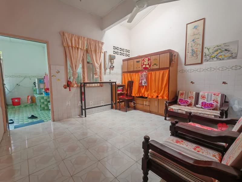 Semi-Detached House for Sale in Karak (Pahang) - Harry Chin - Living Room - PropertyGuru.com.my
