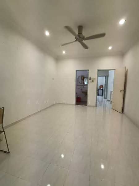 Rumah Teres 2 Tingkat untuk Dijual di Taman Bertam Perdana (Bertam) - Ramona Tan - Living Room - PropertyGuru.com.my
