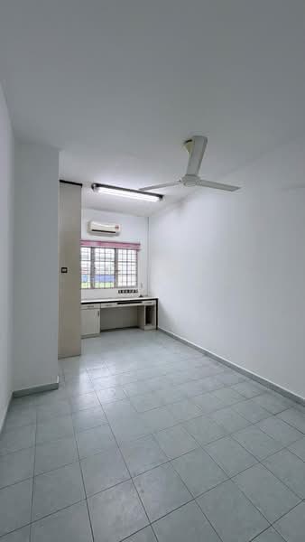 Rumah Teres 2 Tingkat untuk Dijual di Klang (Selangor) - Tabris Wong - Study - PropertyGuru.com.my