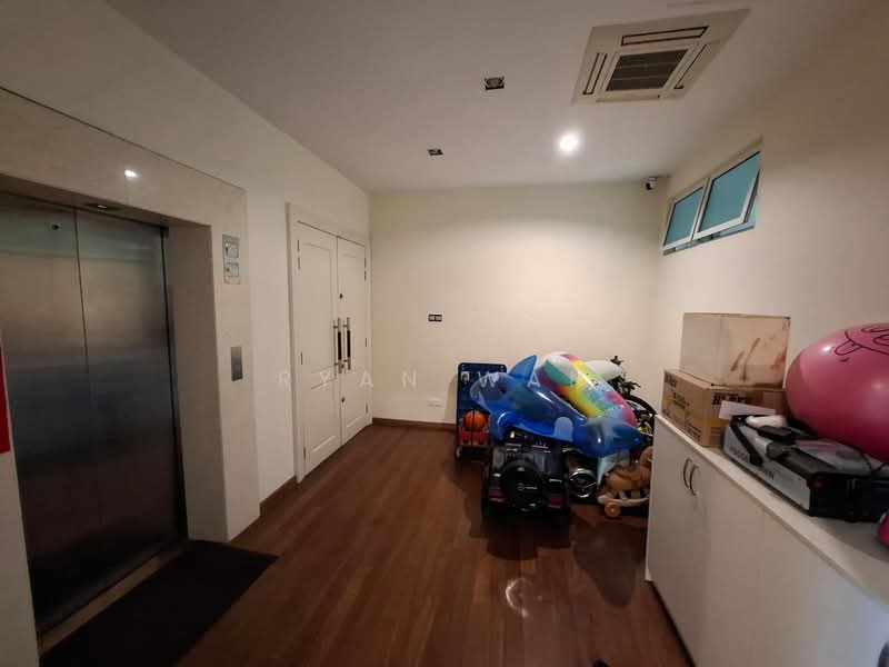 Condominium for Sale at Desa Eight - Ryan Wan - Entrance - PropertyGuru.com.my