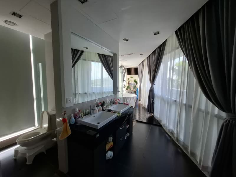 Condominium for Sale at Desa Eight - Ryan Wan - Bathroom - PropertyGuru.com.my