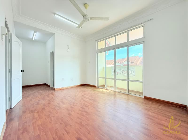 3-storey Terraced House for Sale in Shah Alam (Selangor) - Cassey Lim - PropertyGuru.com.my