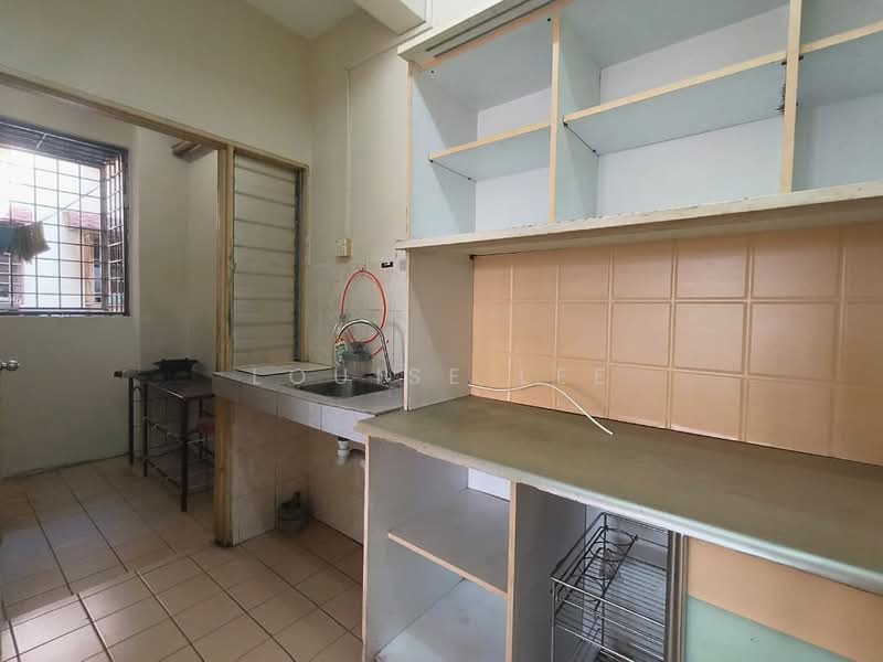 Pangsapuri untuk Disewa di Tropika Apartment - Louise Lee - Kitchen - PropertyGuru.com.my