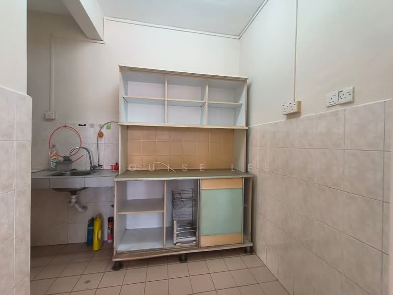 Pangsapuri untuk Disewa di Tropika Apartment - Louise Lee - Kitchen - PropertyGuru.com.my
