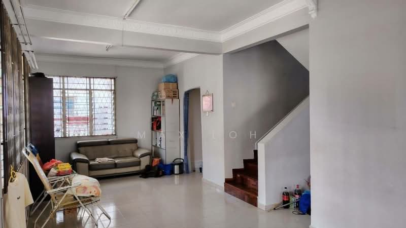 1.5-storey Terraced House for Sale in Taman Perling (Perling) - Max Loh - Living Room - PropertyGuru.com.my