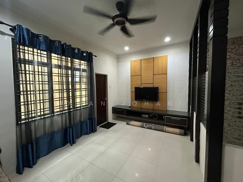 Rumah Kluster untuk Dijual di Pajam (Negeri Sembilan) - Johan Johani - Living Room - PropertyGuru.com.my