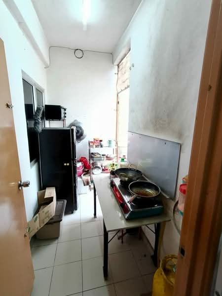 2-storey Terraced House for Sale in Rawang Perdana 2 (Rawang) - SK Luk - Kitchen - PropertyGuru.com.my