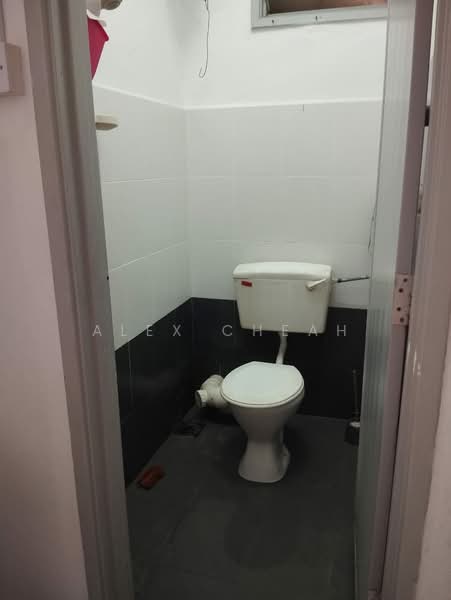 Apartment for Sale at Taman Lone Pine (Medium Low Cost) - Alex Cheah - Bathroom - PropertyGuru.com.my