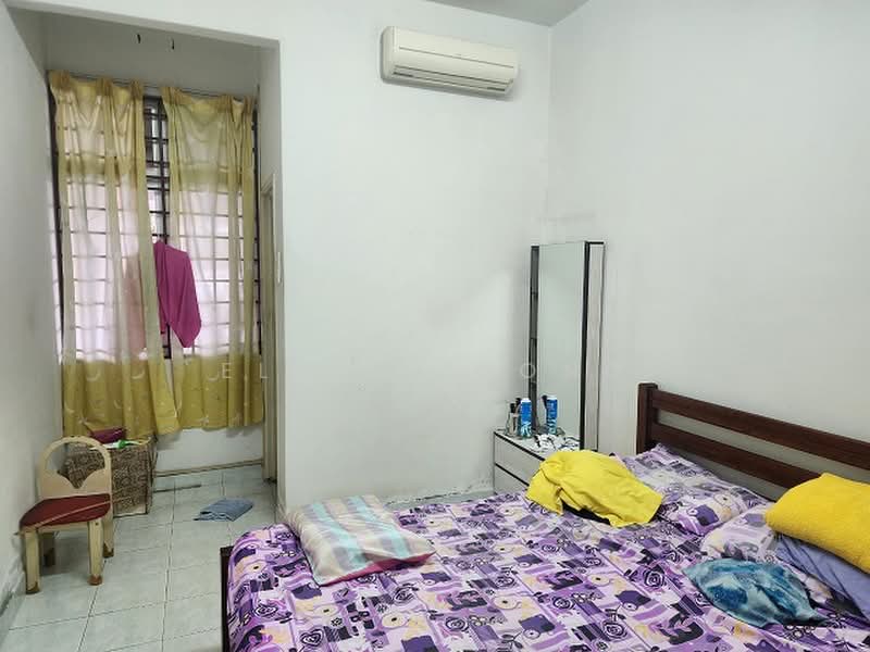Service Residence for Sale at Taman Lagenda Mas - Elsie Yoong - Bedroom - PropertyGuru.com.my