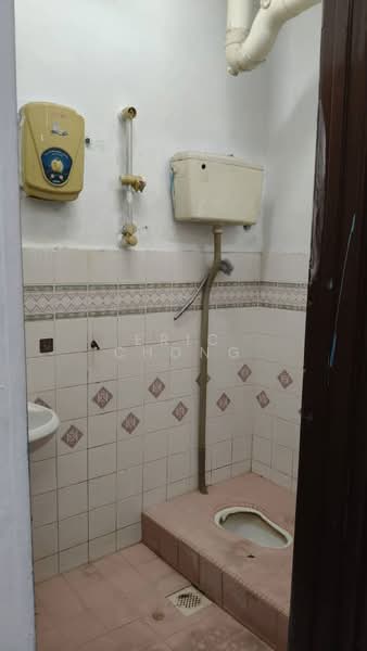 Apartment for Sale at Cempaka Puri - Eric Chong - Bathroom - PropertyGuru.com.my