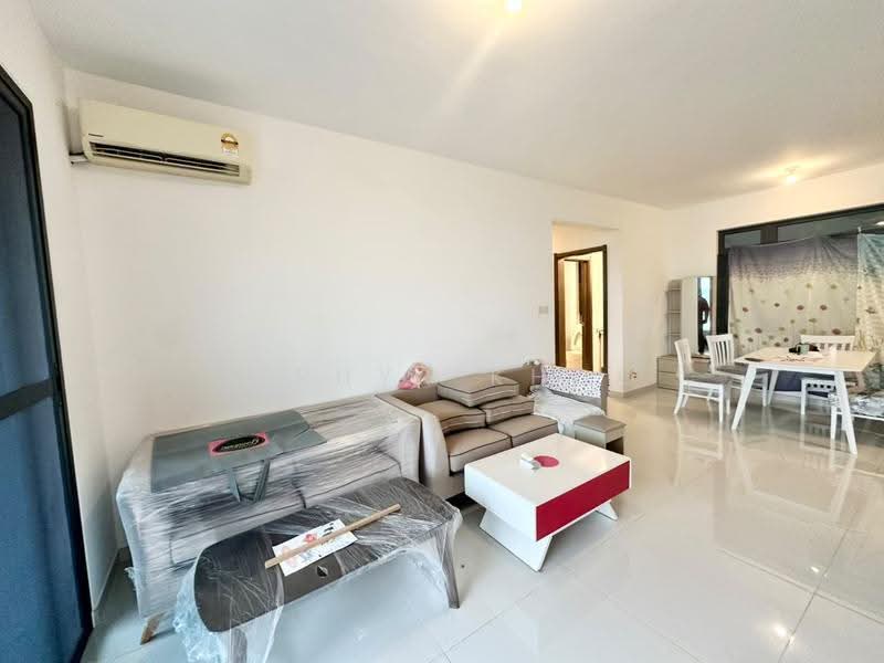 Apartment for Sale at Starview Bay @ Forest City - Zephyr Khoo - Living Room - PropertyGuru.com.my