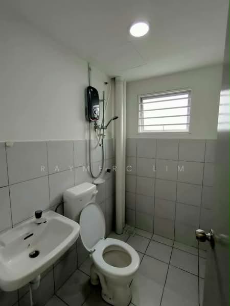 Apartment for Rent at Cendana Apartment Rawang - Raymerc Lim - Bathroom - PropertyGuru.com.my