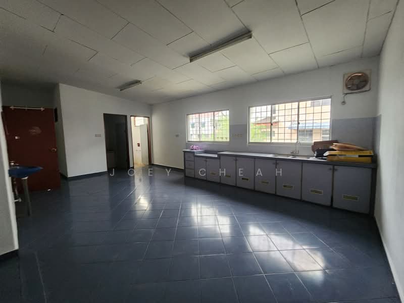 Rumah Teres untuk Disewa di Taman Kemuning (Banting) - Joey Cheah - Kitchen - PropertyGuru.com.my