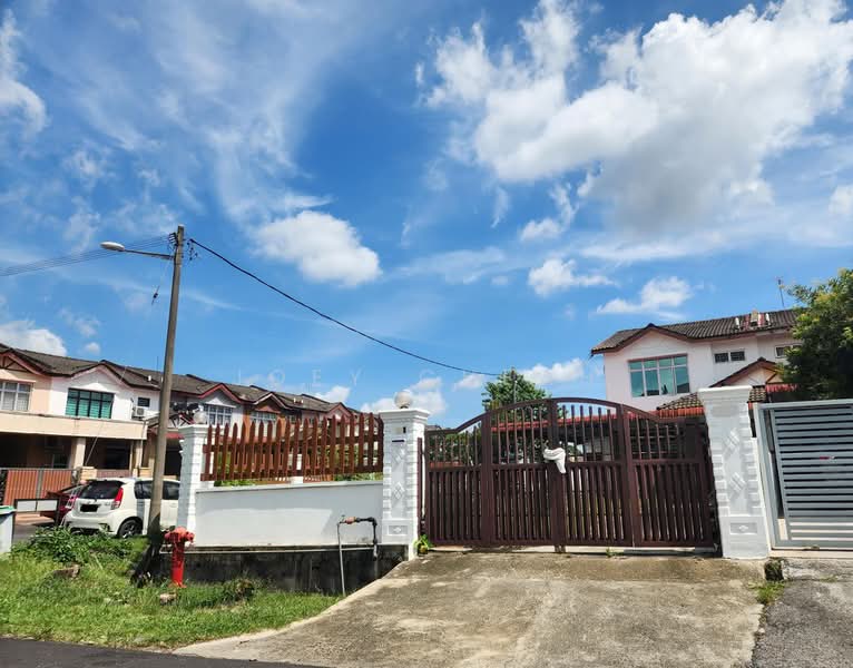 Rumah Teres untuk Disewa di Taman Kemuning (Banting) - Joey Cheah - Exterior - PropertyGuru.com.my