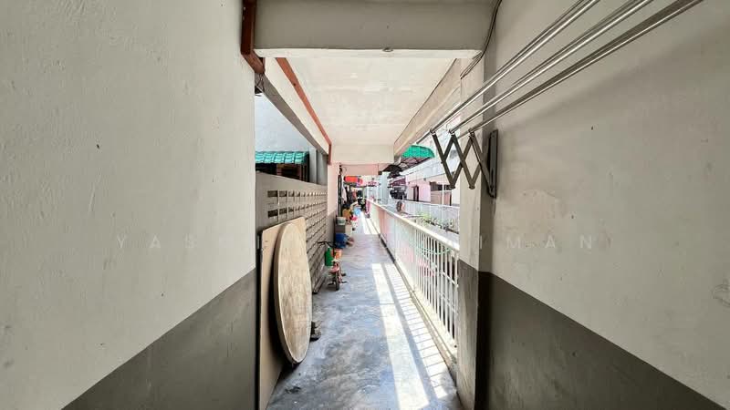 Flat for Sale at Desa Baiduri - Yasmin Sulaiman - Corridor - PropertyGuru.com.my