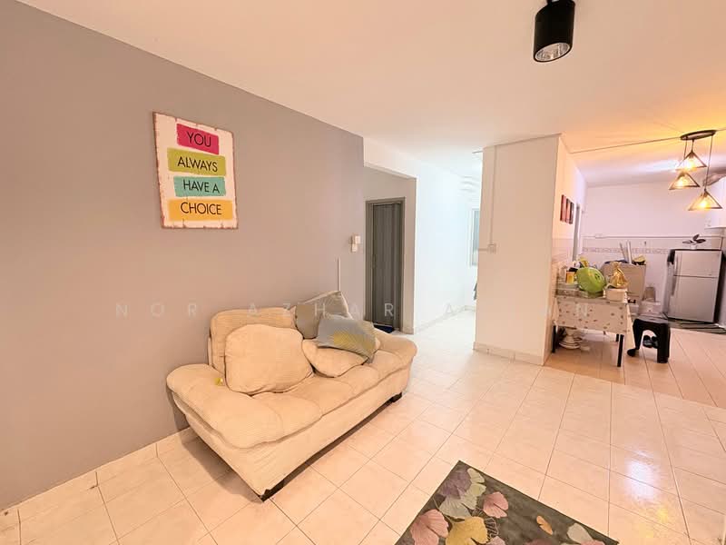 Pangsapuri untuk Dijual di Flora Damansara Apartment - Nor Azhar Azlan - Living Room - PropertyGuru.com.my