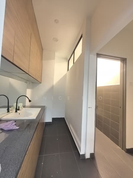 Shop / Office for Rent in Johor Bahru (Johor) - Janice Foo - Bathroom - PropertyGuru.com.my