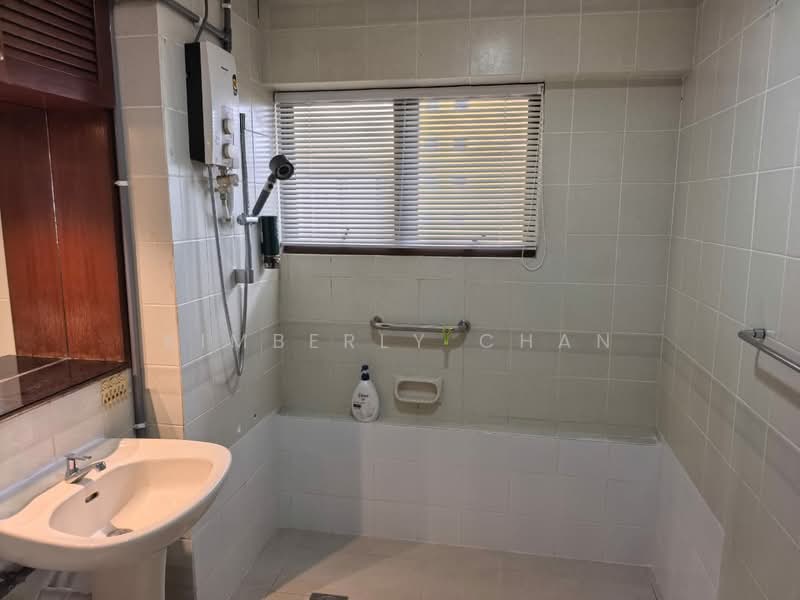 Kondominium untuk Dijual di Villa Puteri - Kimberly Chan - Bathroom - PropertyGuru.com.my