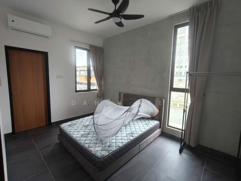 Rumah Teres 3 Tingkat untuk Dijual di Bandar Putra (Kulai) - Danny See - Bedroom - PropertyGuru.com.my