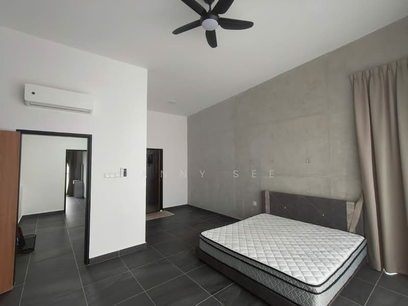 Rumah Teres 3 Tingkat untuk Dijual di Bandar Putra (Kulai) - Danny See - Bedroom - PropertyGuru.com.my