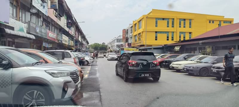 Shop for Sale in Taman Sri Serdang (Seri Kembangan) - Vivi Yap - Exterior - PropertyGuru.com.my