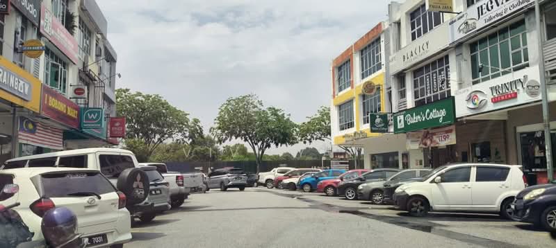 Shop for Sale in Taman Sri Serdang (Seri Kembangan) - Vivi Yap - Exterior - PropertyGuru.com.my