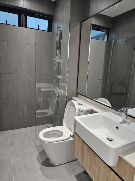Service Residence for Sale at 10 Stonor - Lucas Tan - Bathroom - PropertyGuru.com.my