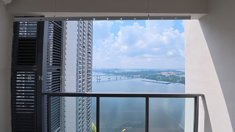 Condominium for Sale at R&F Princess Cove Phase 2-Seine Region - R&F Princess Cove Sales Representative - Balcony - PropertyGuru.com.my