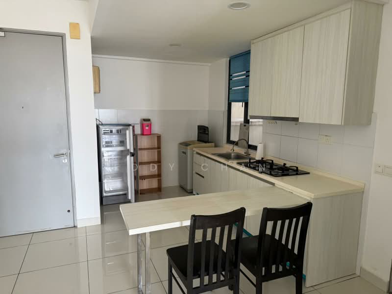 Service Residence for Sale at Residences @ 1 Tebrau - Eddy Chan - Kitchen - PropertyGuru.com.my